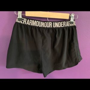 Black Under Armour workout shorts size Medium